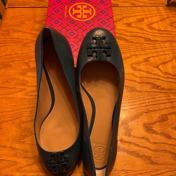 Tory Burch Women’s Ballet Flat. New - Picture 6 of 16